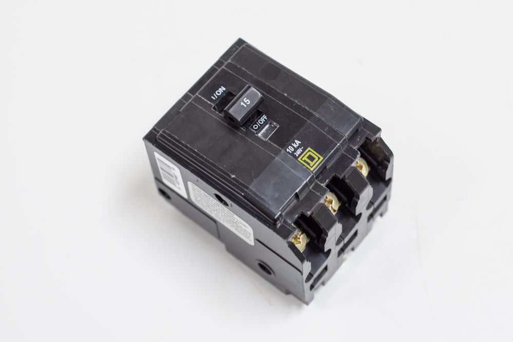 [QO315] Square D QO315 Circuit Breaker 15A Plug in 120/240V 3P